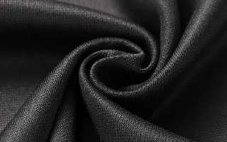 Black polyester cleanroom wipers for contrast-sensitive inspection and cleaning